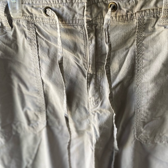 Basic Editions Size XL Ecru Capris With Floral/Leaf Embroidering EUC - Picture 7 of 7